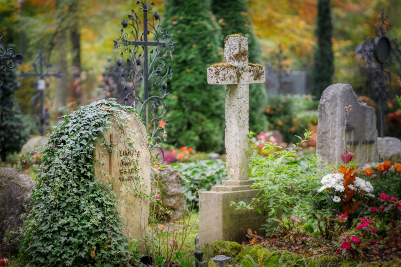 funeraire-LE CASTELLET-min_cemetery-4653166