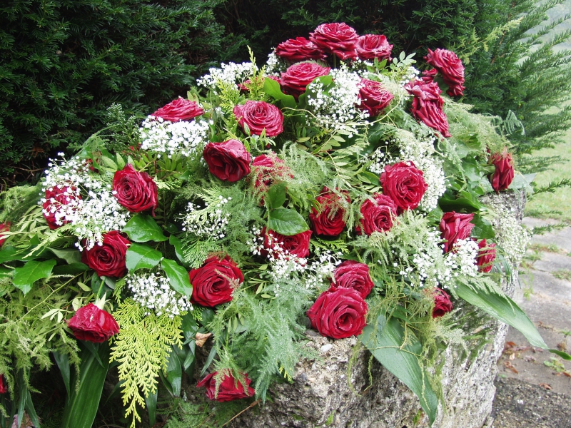 funeraire-LE CASTELLET-min_roses-61203